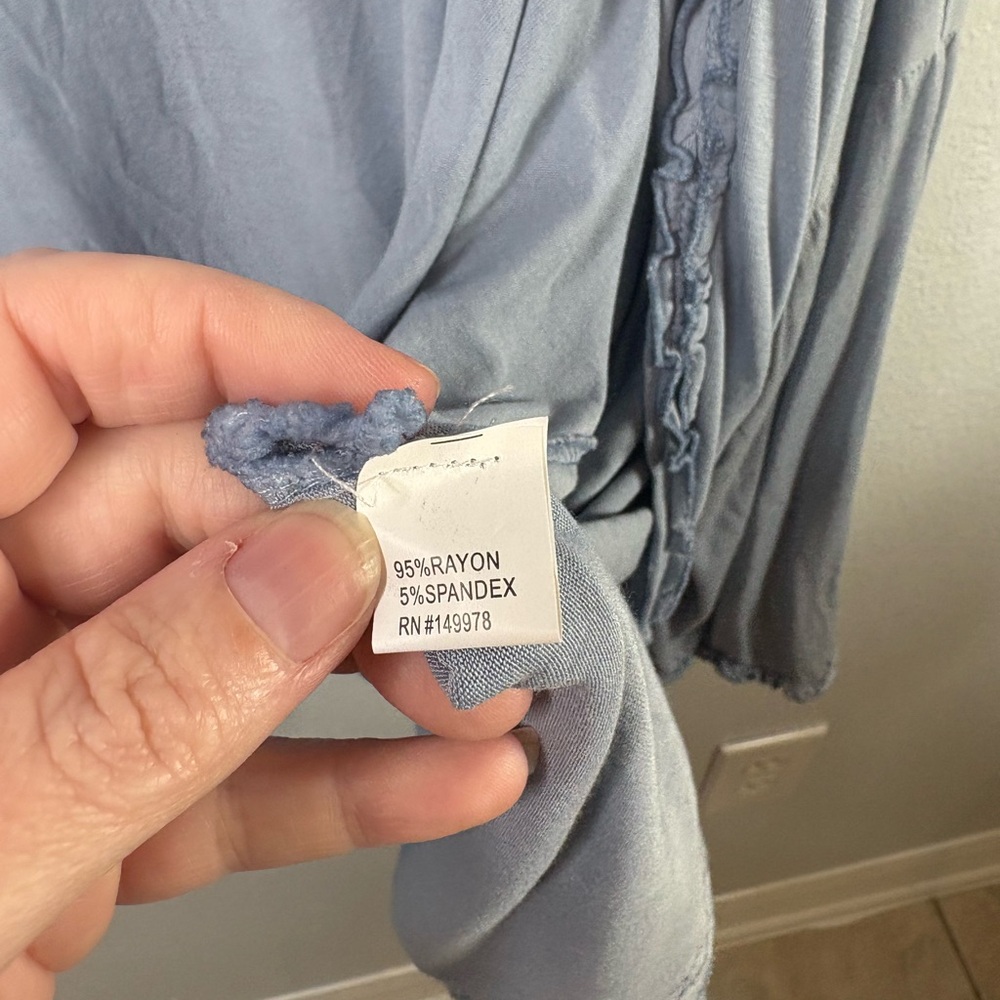 Arianna’s By Howard’s Open Front Ruffled Hem Light Weight - Picture 5 of 8